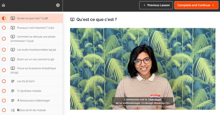 Plateforme de la formation en ligne Passez au Design Thinking, avec une leçon vidéo animée par Mélissa Aldana